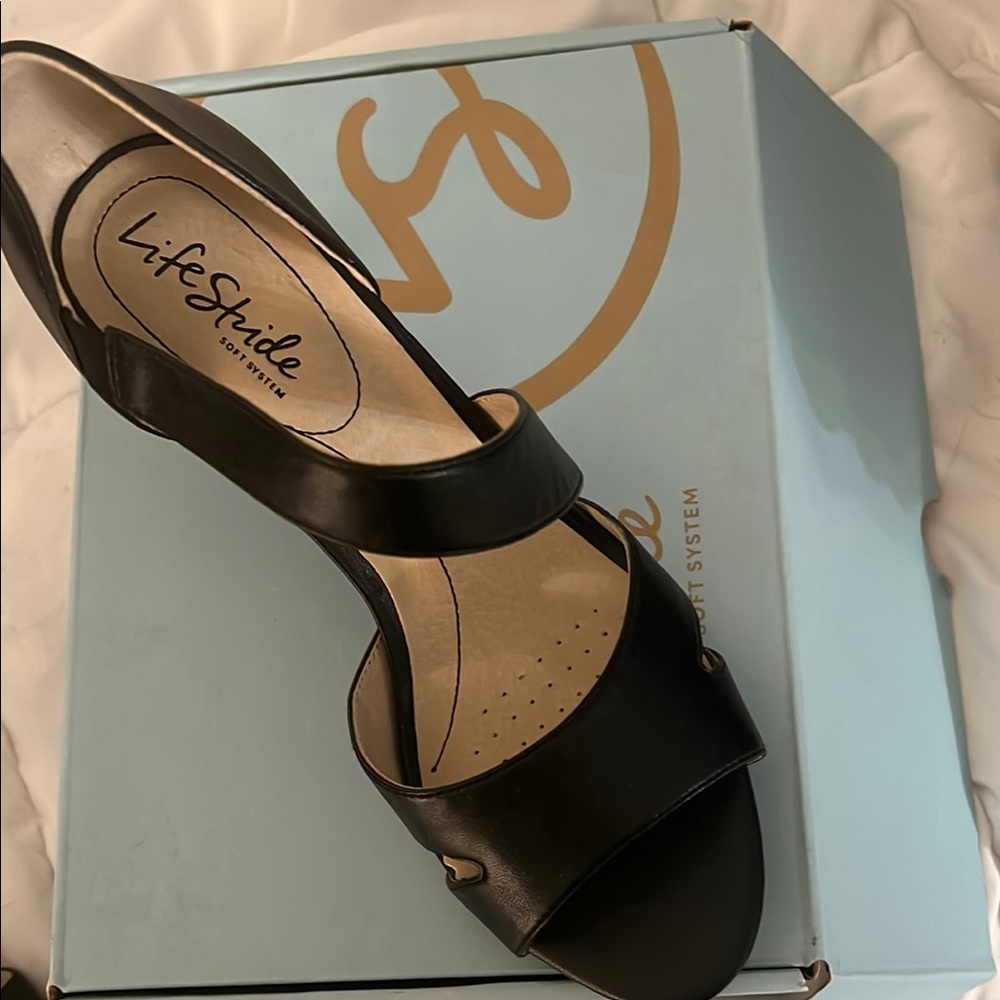 Life Stride Women's Black Sandals